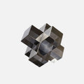 Geometrisk Krystalskulptur med Sammenflettet Kubedesign