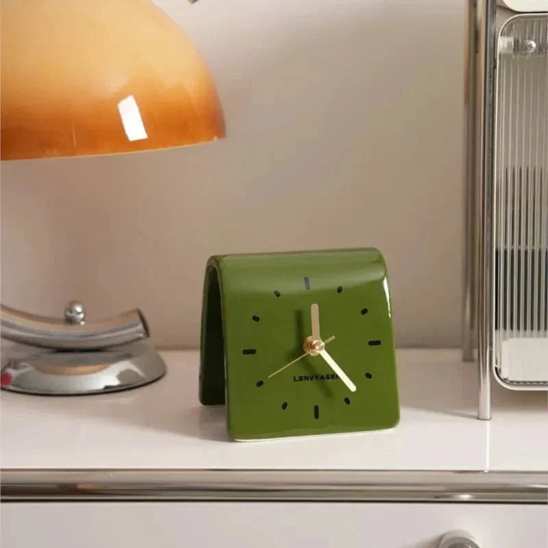 Lydløst Keramisk Bordur med Buet Design