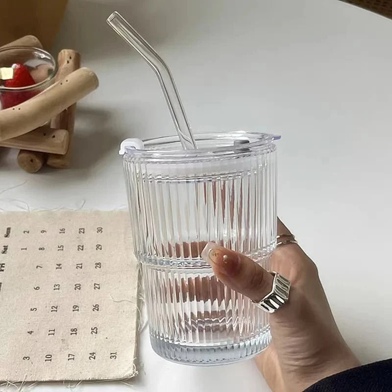 Genanvendeligt Rillet Drikkeglas med Låg og Glassugerør