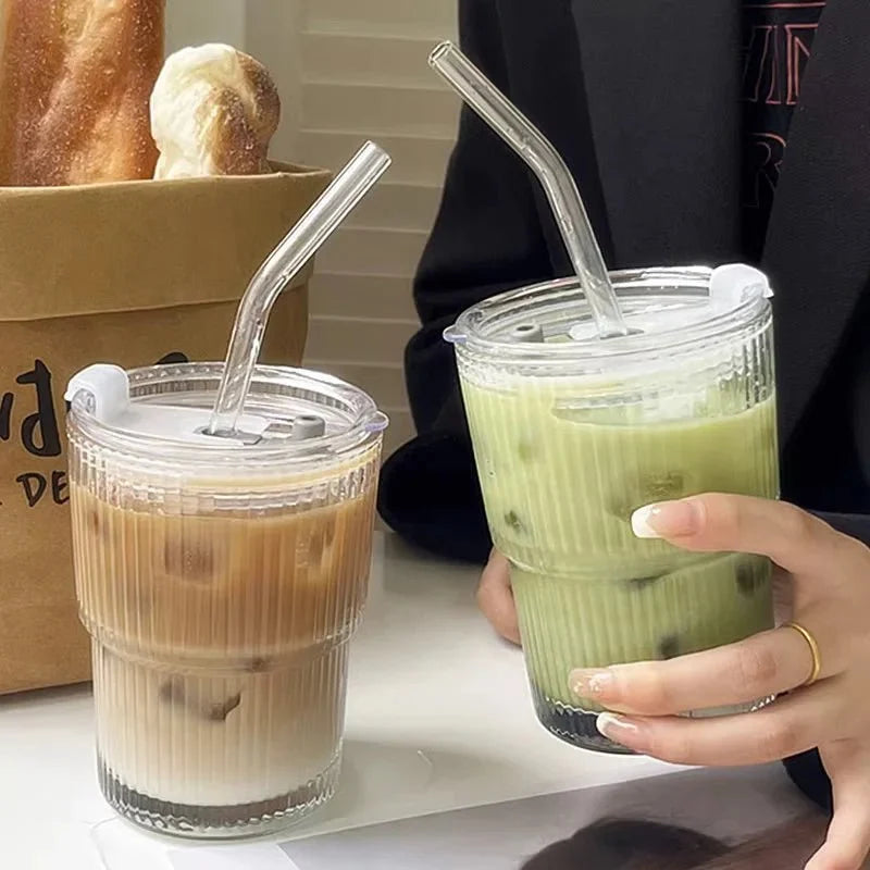 Genanvendeligt Rillet Drikkeglas med Låg og Glassugerør