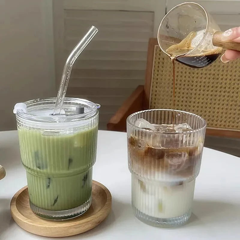 Genanvendeligt Rillet Drikkeglas med Låg og Glassugerør