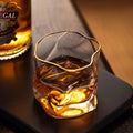 Whiskyglas med Struktureret Overflade og Guldfarvet Kant