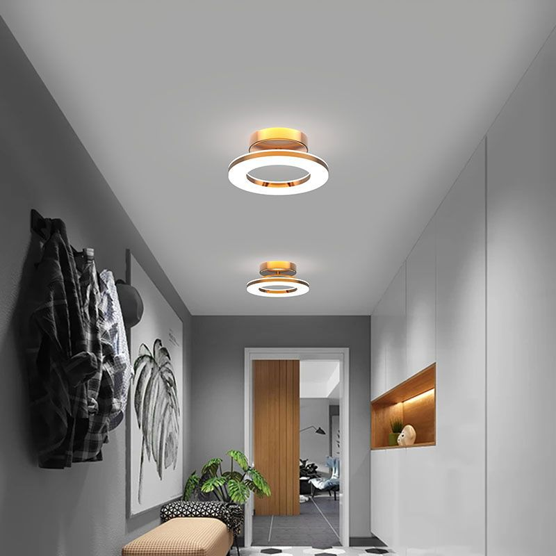 Loftlampe med Blød Glød og Moderne Diskformet Udtryk
