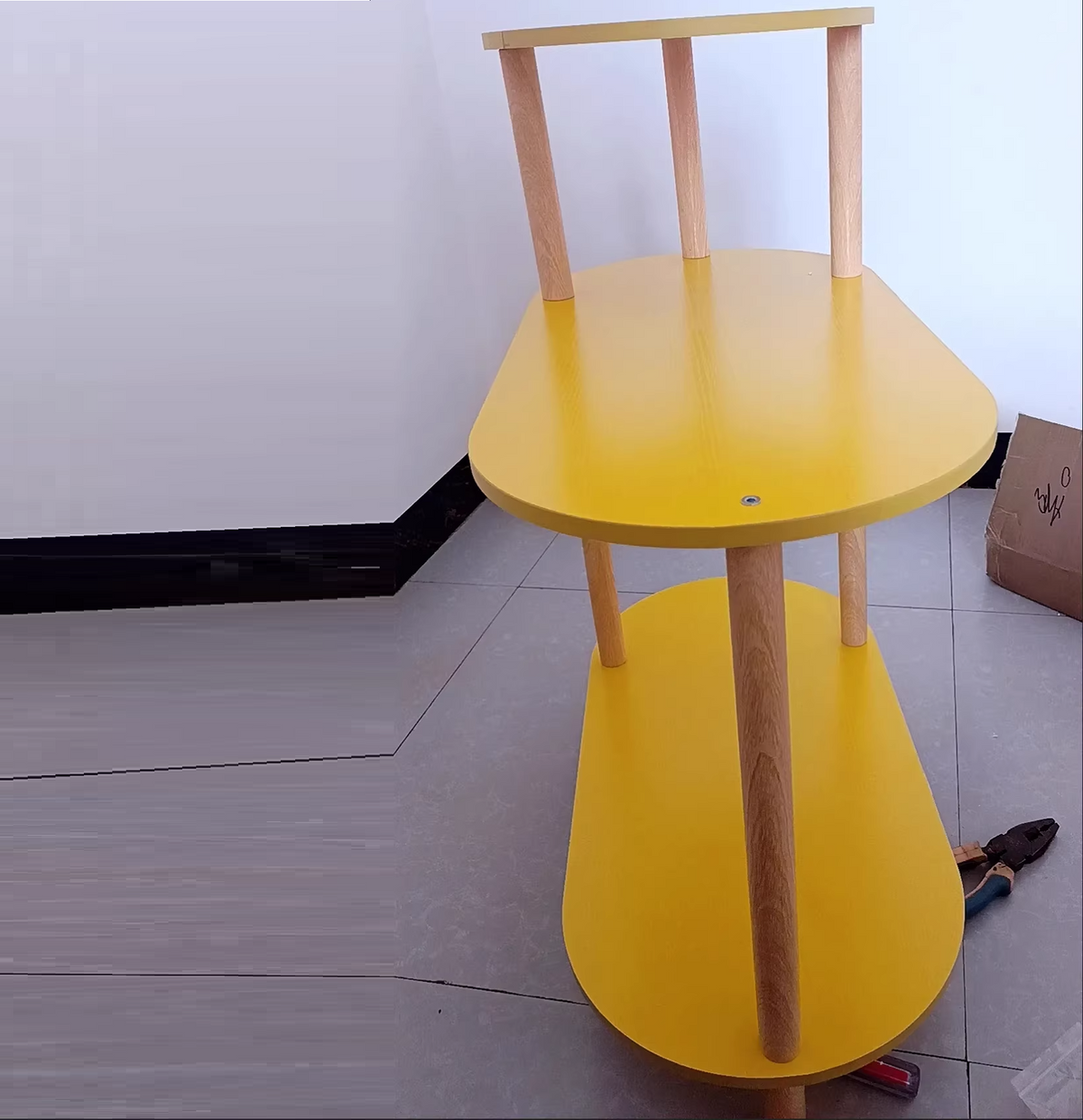 Sidebord i massivt træ med tre hylder – 60 eller 80 cm