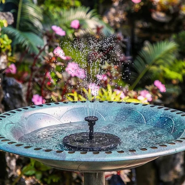 Solcelledrevet Springvand Til Havedam Med Flydende Design