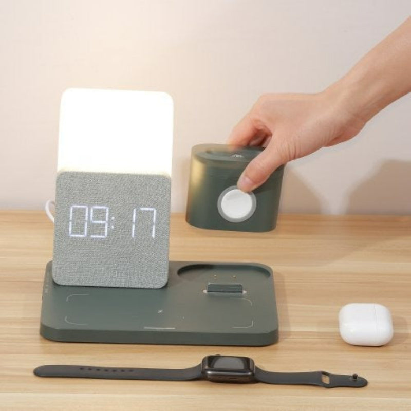 Trådløs 4‑i‑1 Opladestation med Indbygget Ur og Justerbar Led‑Belysning