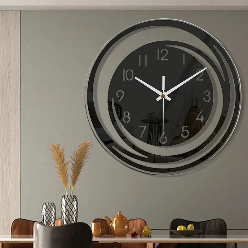 Moderne Vægur med Stillegående Mekanisme og Minimalistisk Udtryk