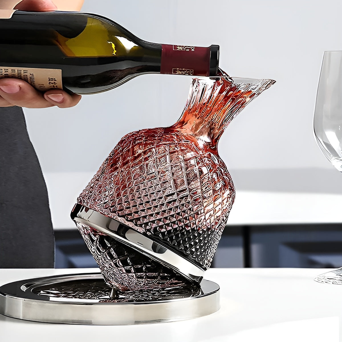Krystalkaraffel Med Drejelig Sokkel Til Vin, Vand Og Servering