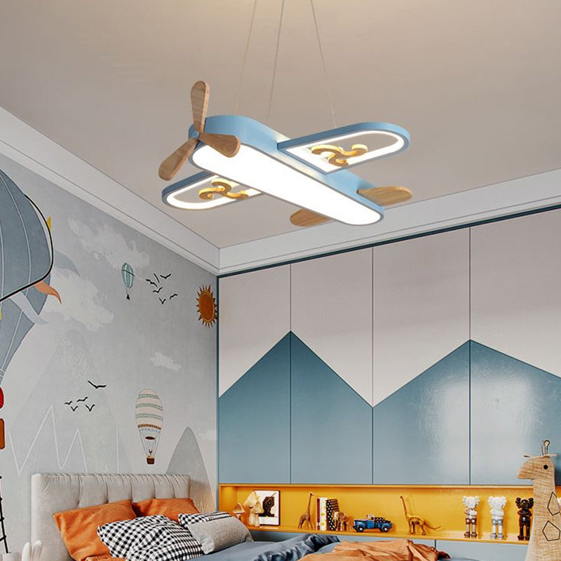 Kreativ Børne‑Loftlampe med Flyform, Trædetaljer og Justerbar LED Belysning