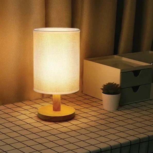 Linnebordlampe med Træbase og Støjsvag Indendørs Lysfunktion