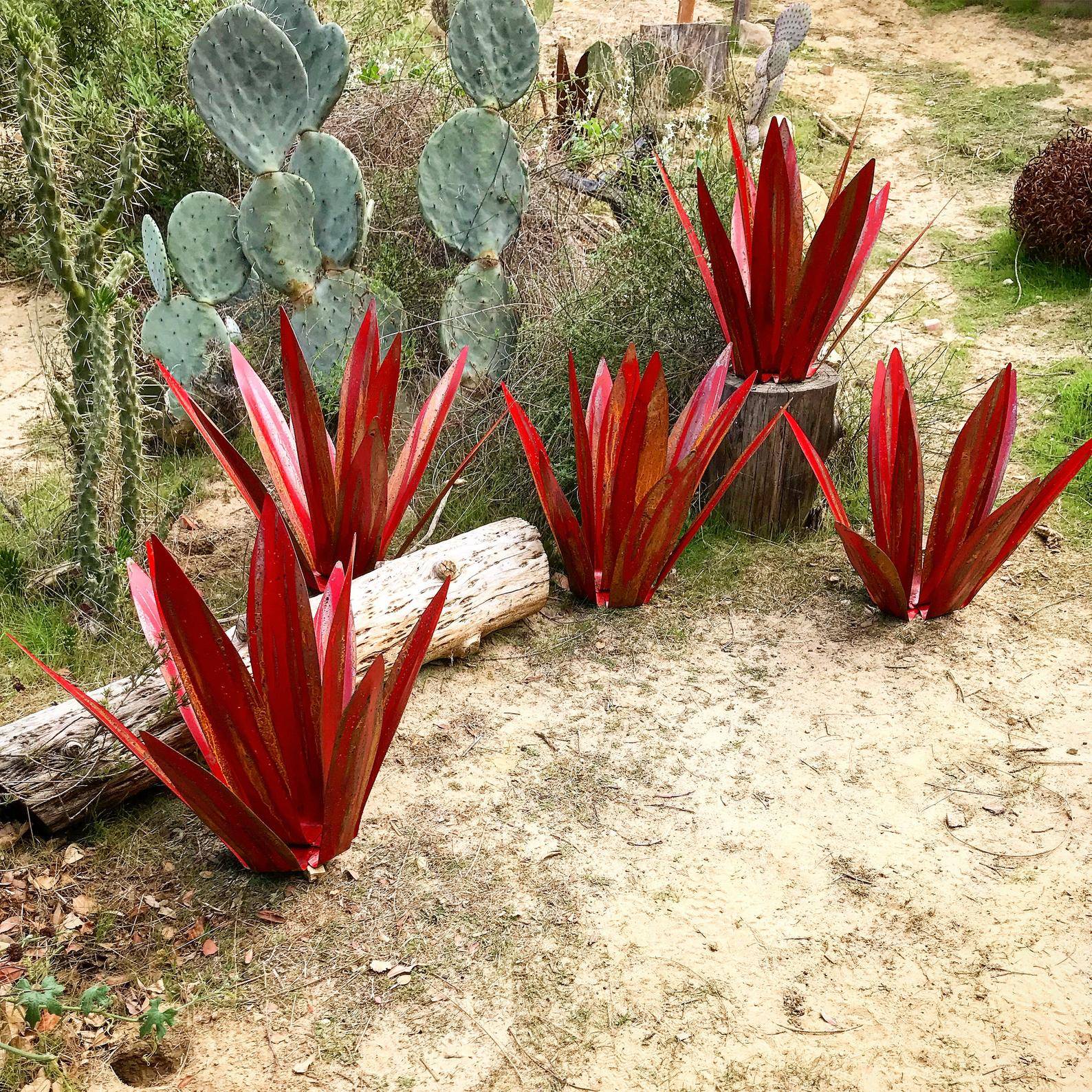 Metallisk Agave Havefigur Med Robust Struktur Og Vedligeholdelsesfri Dekoration Til Helårs Brug Inde Og Ude