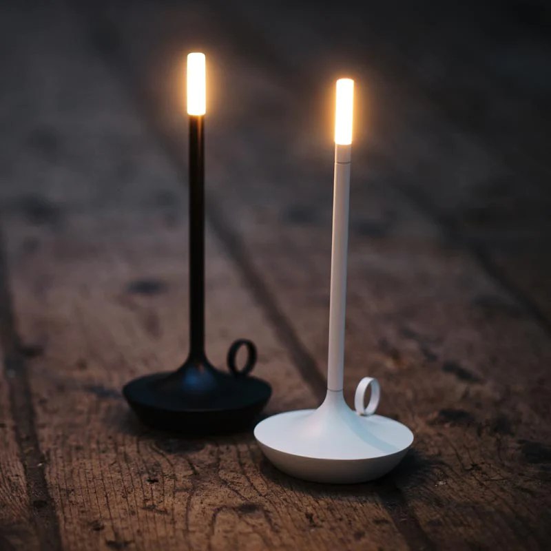 Genopladelig LED-Bordlampe i Aluminium med 3 Lysstyrker
