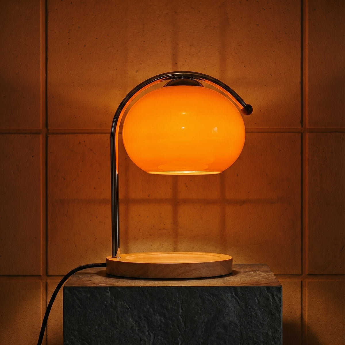 Lampe Der Smelter Stearinlys Uden Flamme Og Holder Drikkevarer Varme I Timevis
