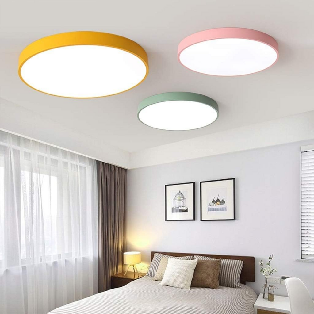Loftlampe med Slankt Design og Blød LED Belysning