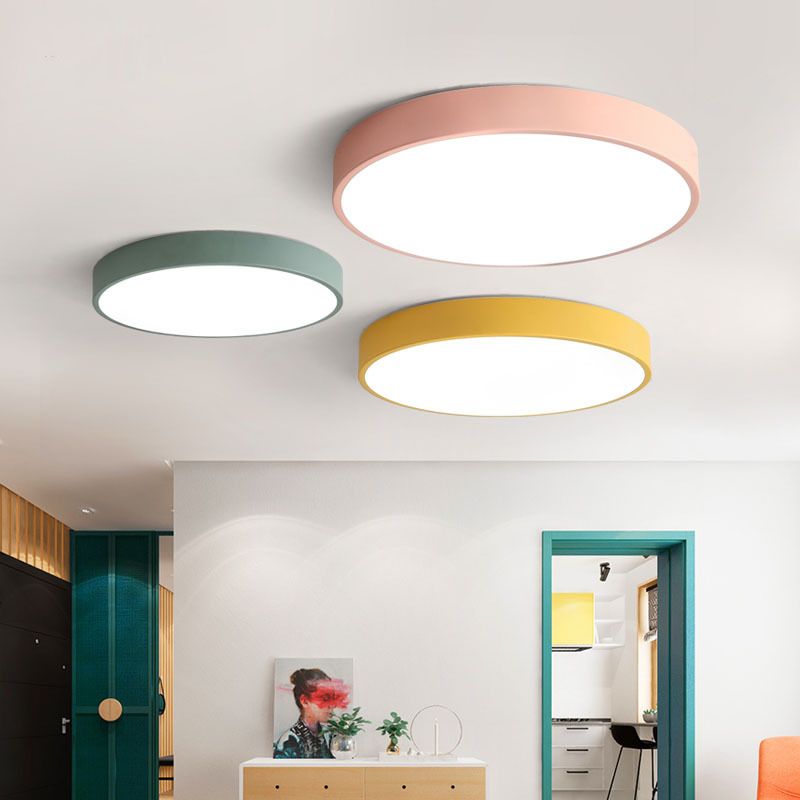 Loftlampe med Slankt Design og Blød LED Belysning