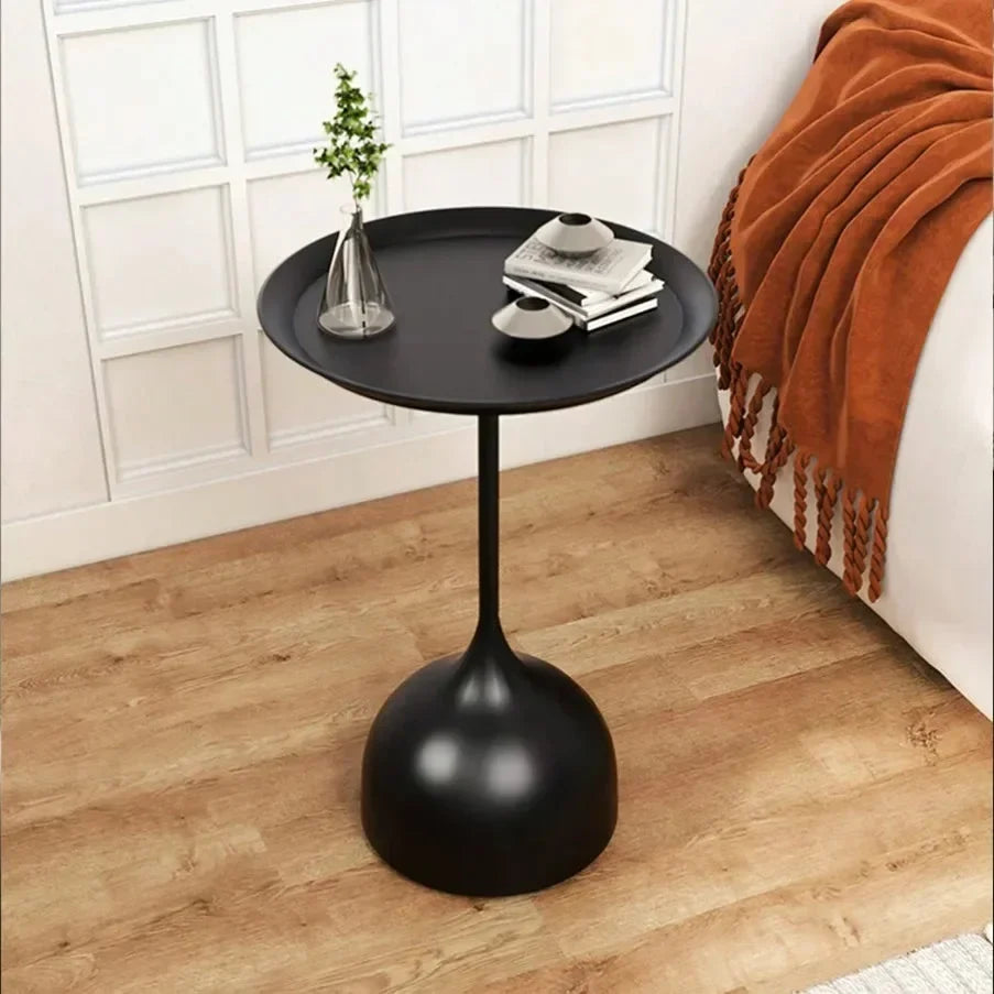 Rundt Sidebord med Trompetformet Fod