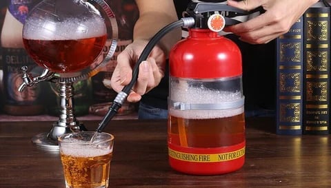 Øldispenser i Brandslukkerform med Stor Kapacitet