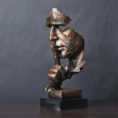 Abstrakt Resinfigur Med Moderne Stilhed Og Elegant Refleksivt Udtryk