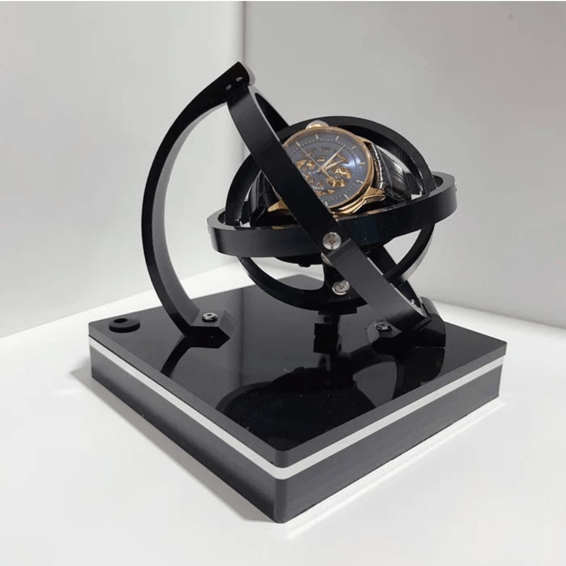 Elegant Urbeholder Med Stille Rotation Og Automatisk Opbevaring