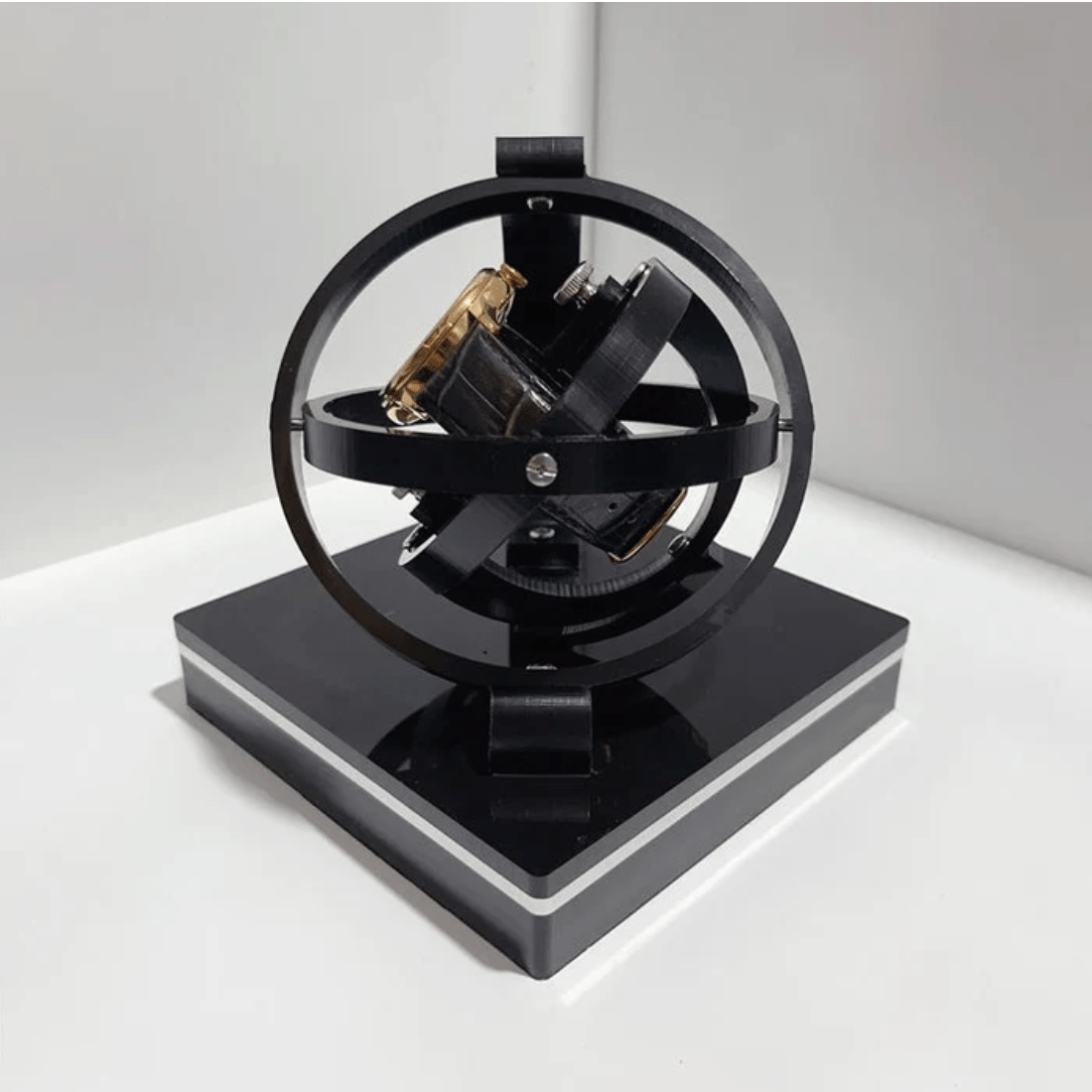 Elegant Urbeholder Med Stille Rotation Og Automatisk Opbevaring