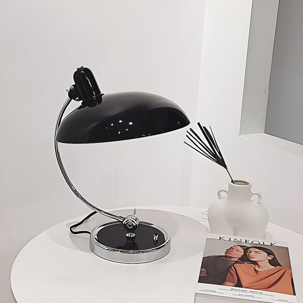 Bordlampe I Skandinavisk Design Med Justerbar LED-Belysning